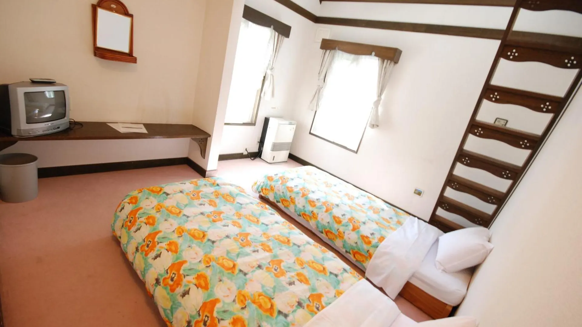 Grandpapa Hotel Hirafu 3*,  Japan