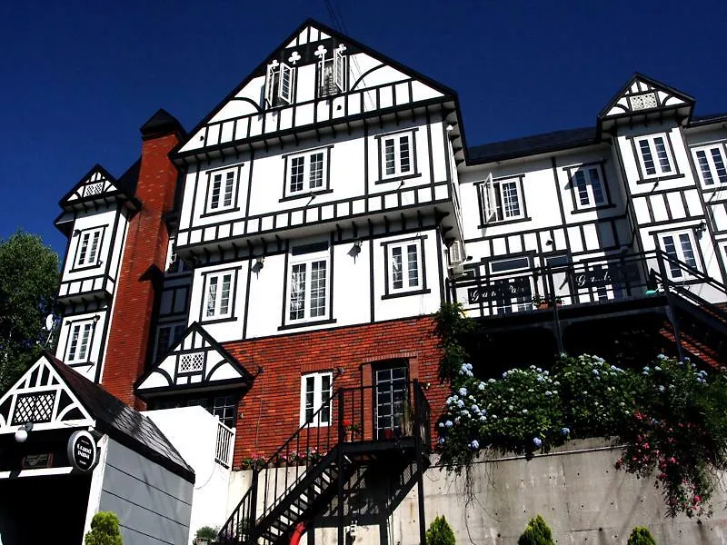Grandpapa Hotel Hirafu 3*,  Japan